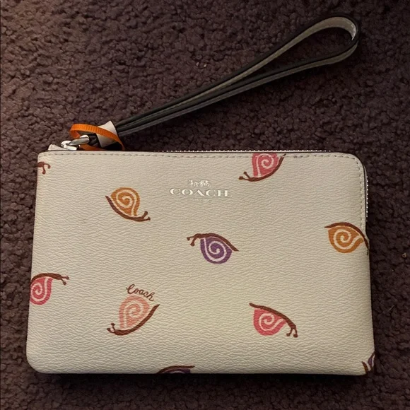 Coach Cream Leather Zip Wristlet with Snail Design - Picture 1 of 3
